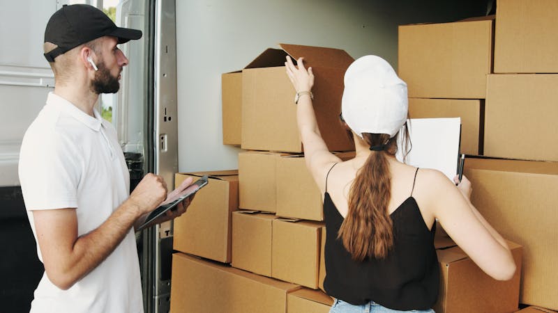 Evde Karanfil Paketleme İşi 